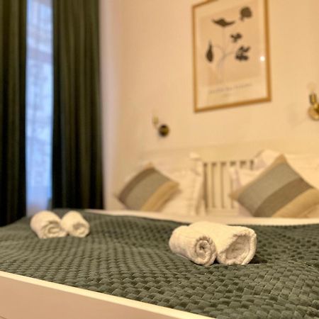 Old Town Jacuzzi Studio Букурещ Екстериор снимка