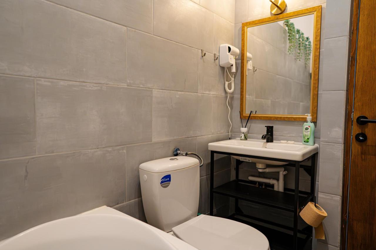 Old Town Jacuzzi Studio Букурещ Екстериор снимка