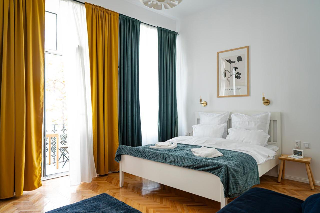 Old Town Jacuzzi Studio Букурещ Екстериор снимка
