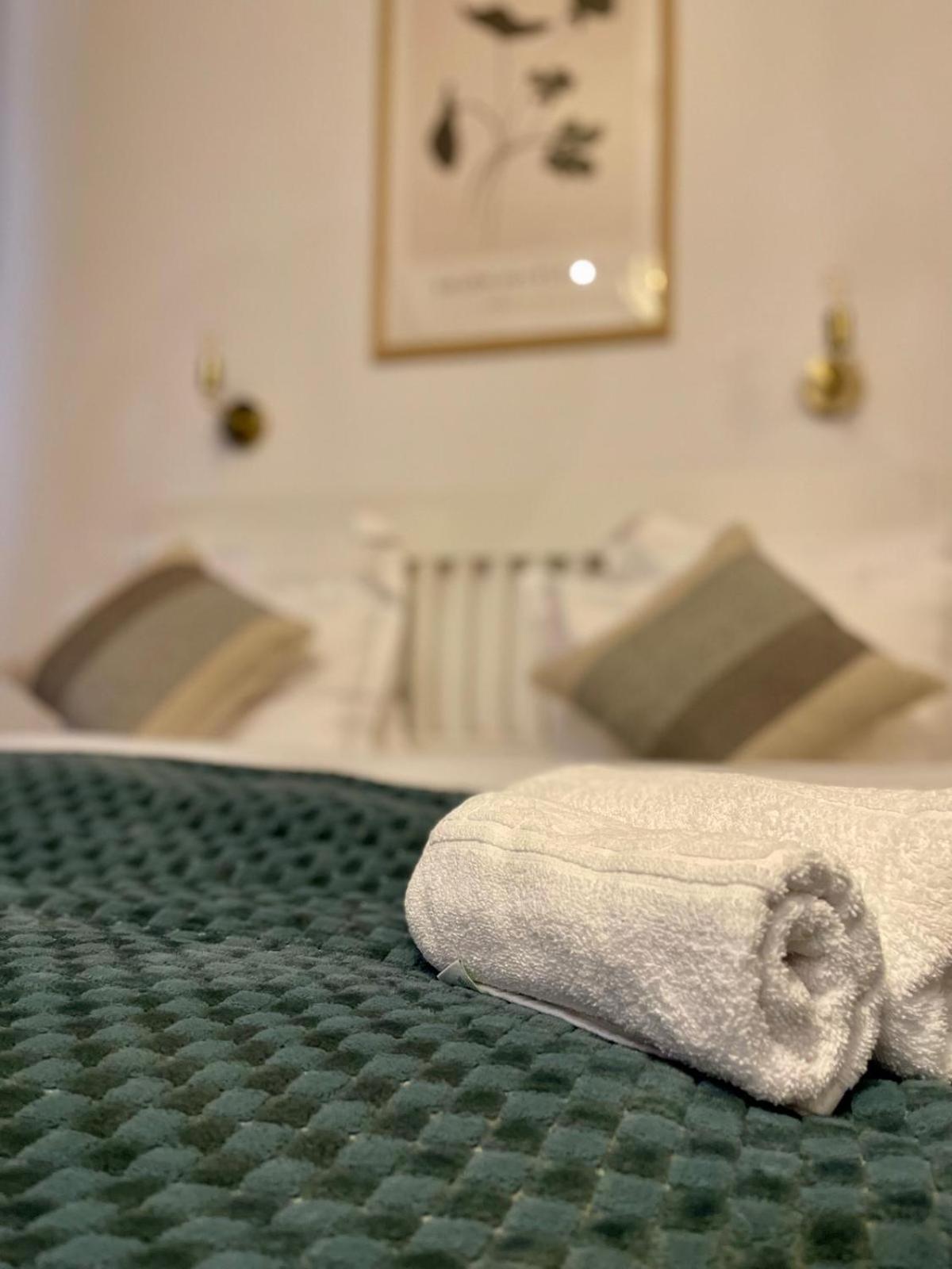 Old Town Jacuzzi Studio Букурещ Екстериор снимка